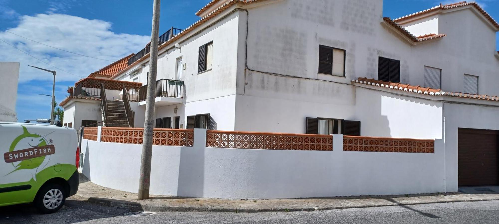 Swordfish Beach House Peniche Exterior photo